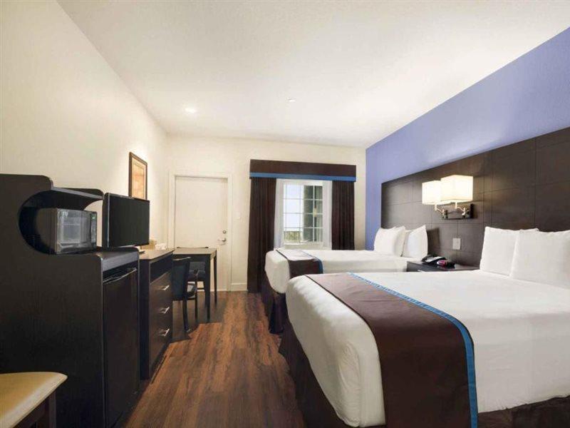Days Inn & Suites By Wyndham Galveston West/Seawall Экстерьер фото