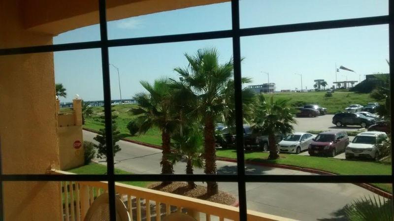 Days Inn & Suites By Wyndham Galveston West/Seawall Экстерьер фото