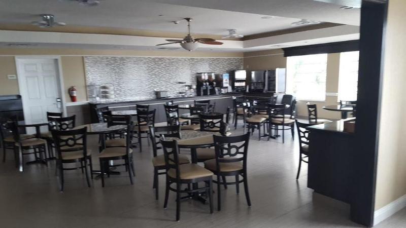 Days Inn & Suites By Wyndham Galveston West/Seawall Экстерьер фото