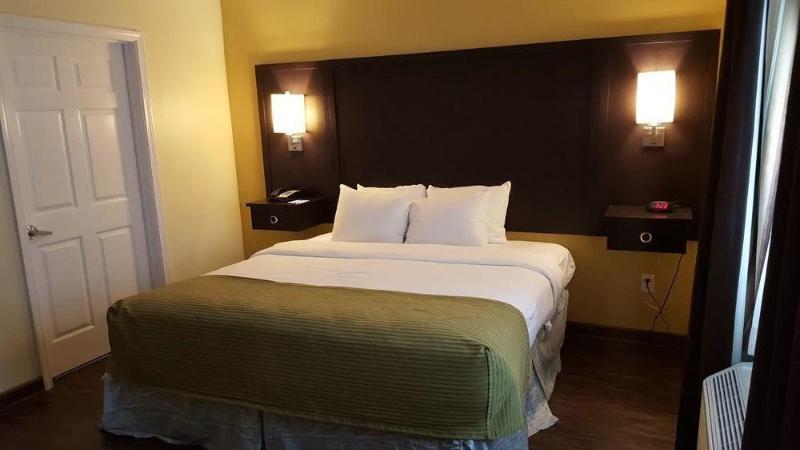 Days Inn & Suites By Wyndham Galveston West/Seawall Экстерьер фото